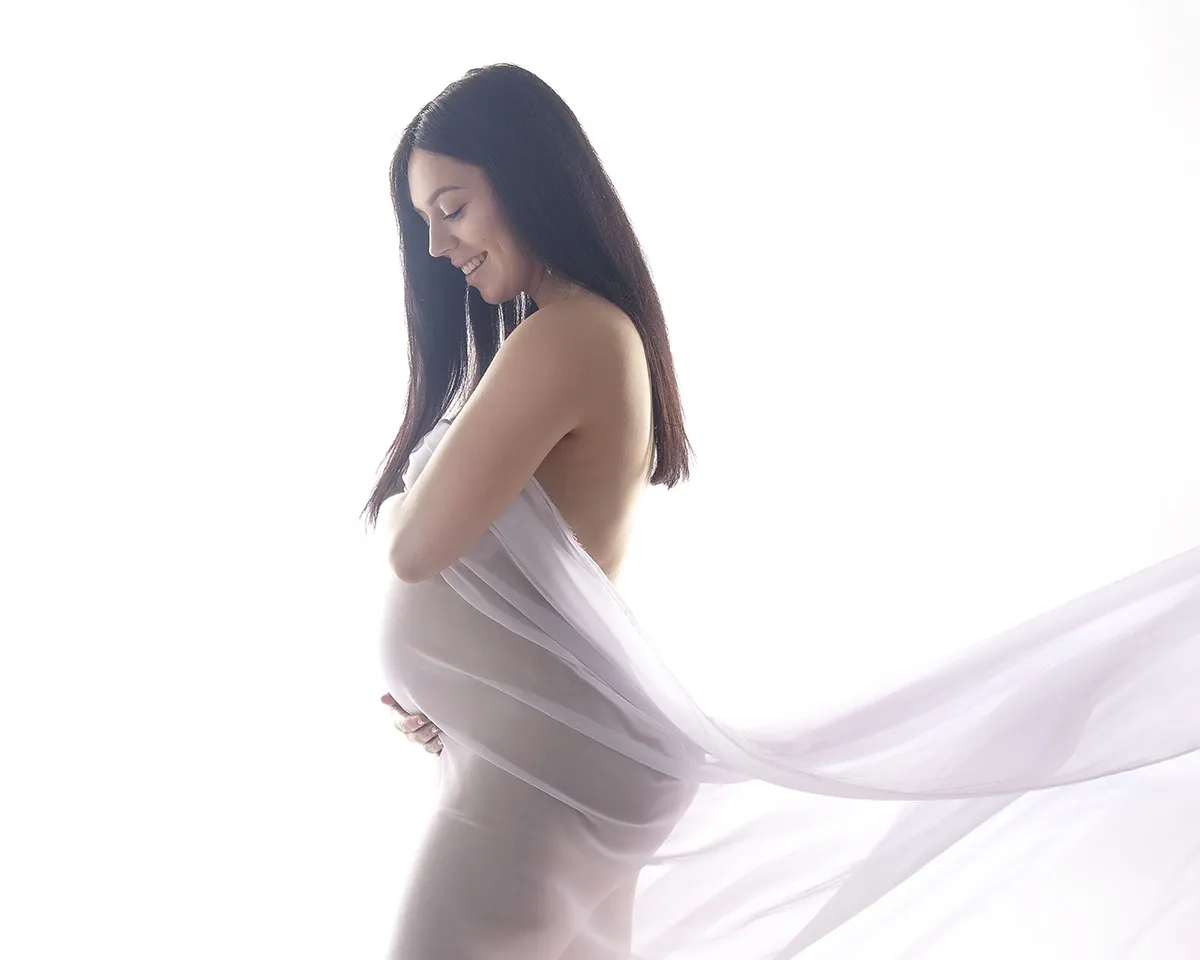 Family maternity portrait photographed by Photo Hive in Auckland