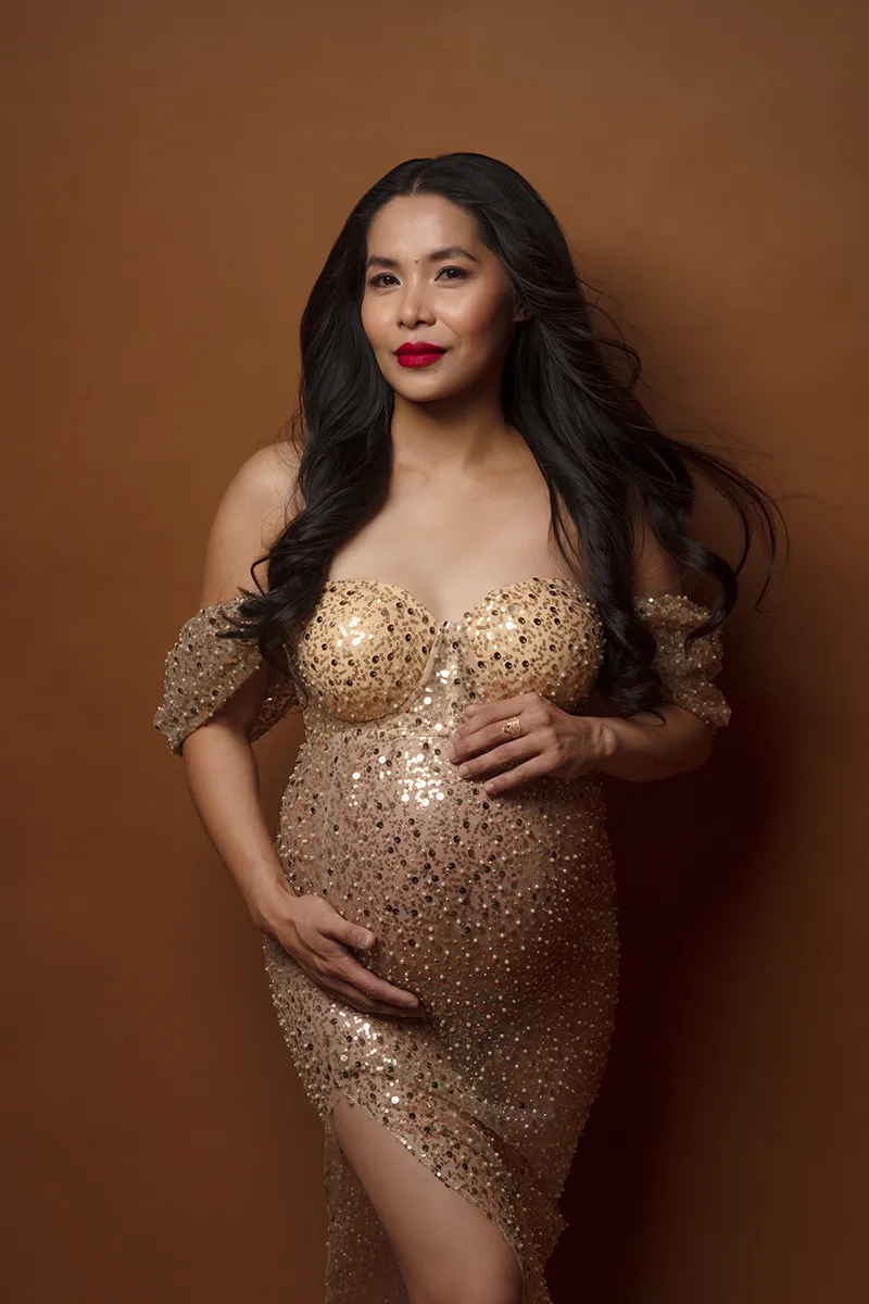 Pregnancy portrait photographed at Photo Hive maternity studio in Auckland